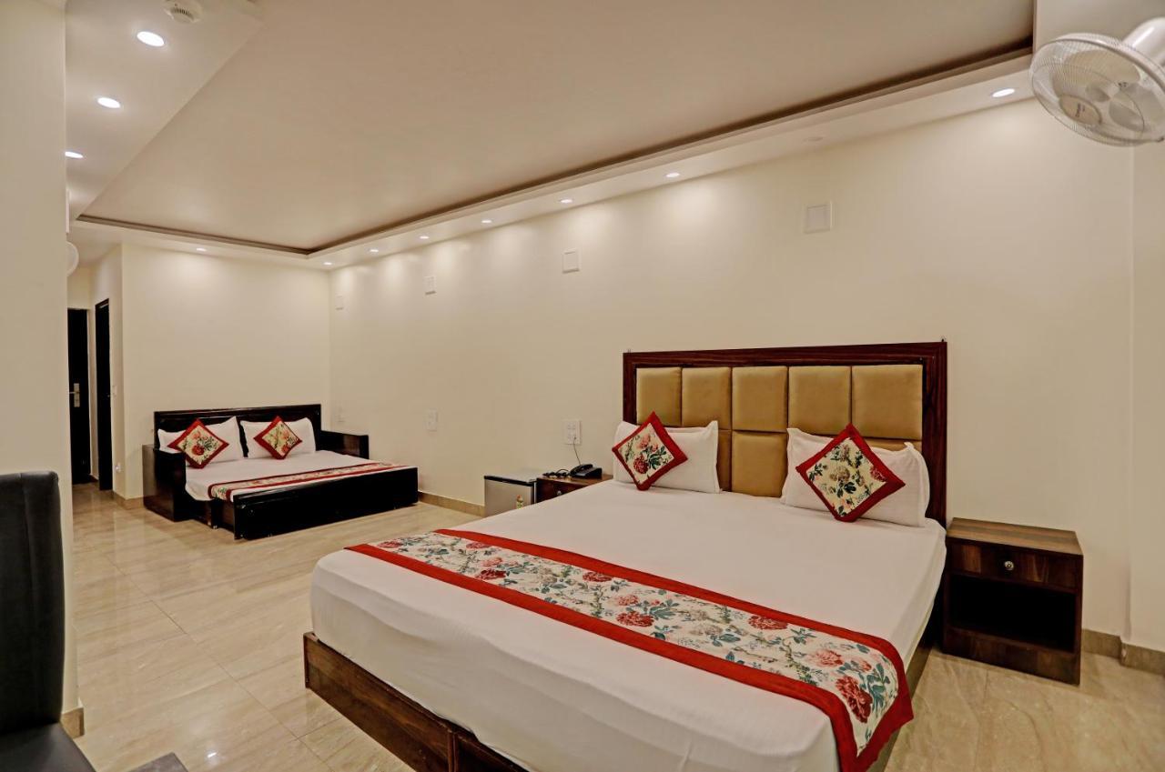 Staybook Hotel Atlanta New Delhi Train Station エクステリア 写真