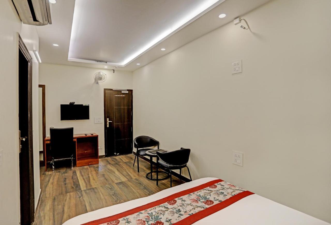 Staybook Hotel Atlanta New Delhi Train Station エクステリア 写真
