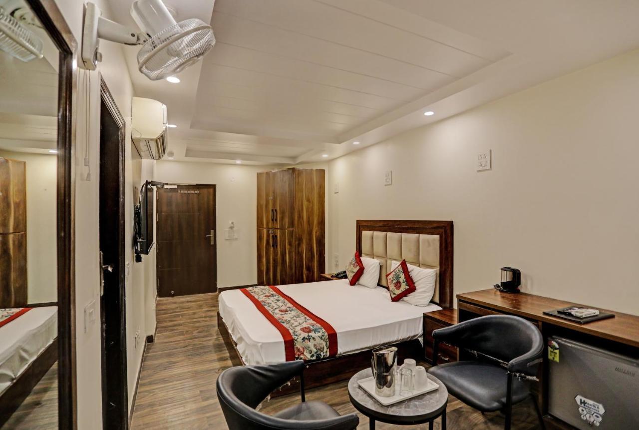 Staybook Hotel Atlanta New Delhi Train Station エクステリア 写真