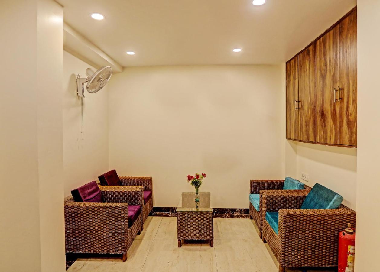 Staybook Hotel Atlanta New Delhi Train Station エクステリア 写真
