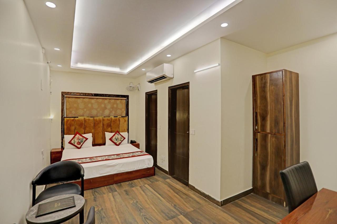 Staybook Hotel Atlanta New Delhi Train Station エクステリア 写真