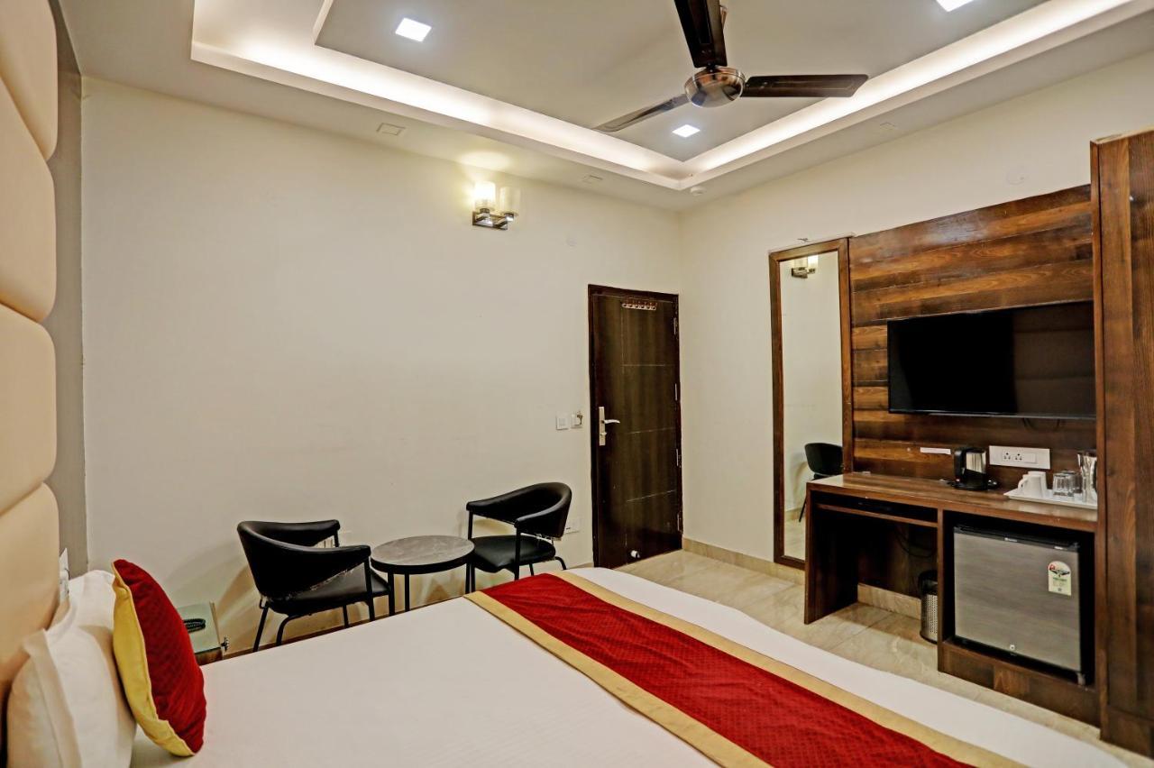 Staybook Hotel Atlanta New Delhi Train Station エクステリア 写真
