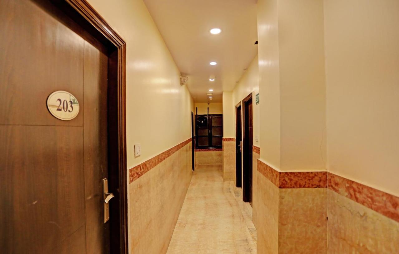 Staybook Hotel Atlanta New Delhi Train Station エクステリア 写真