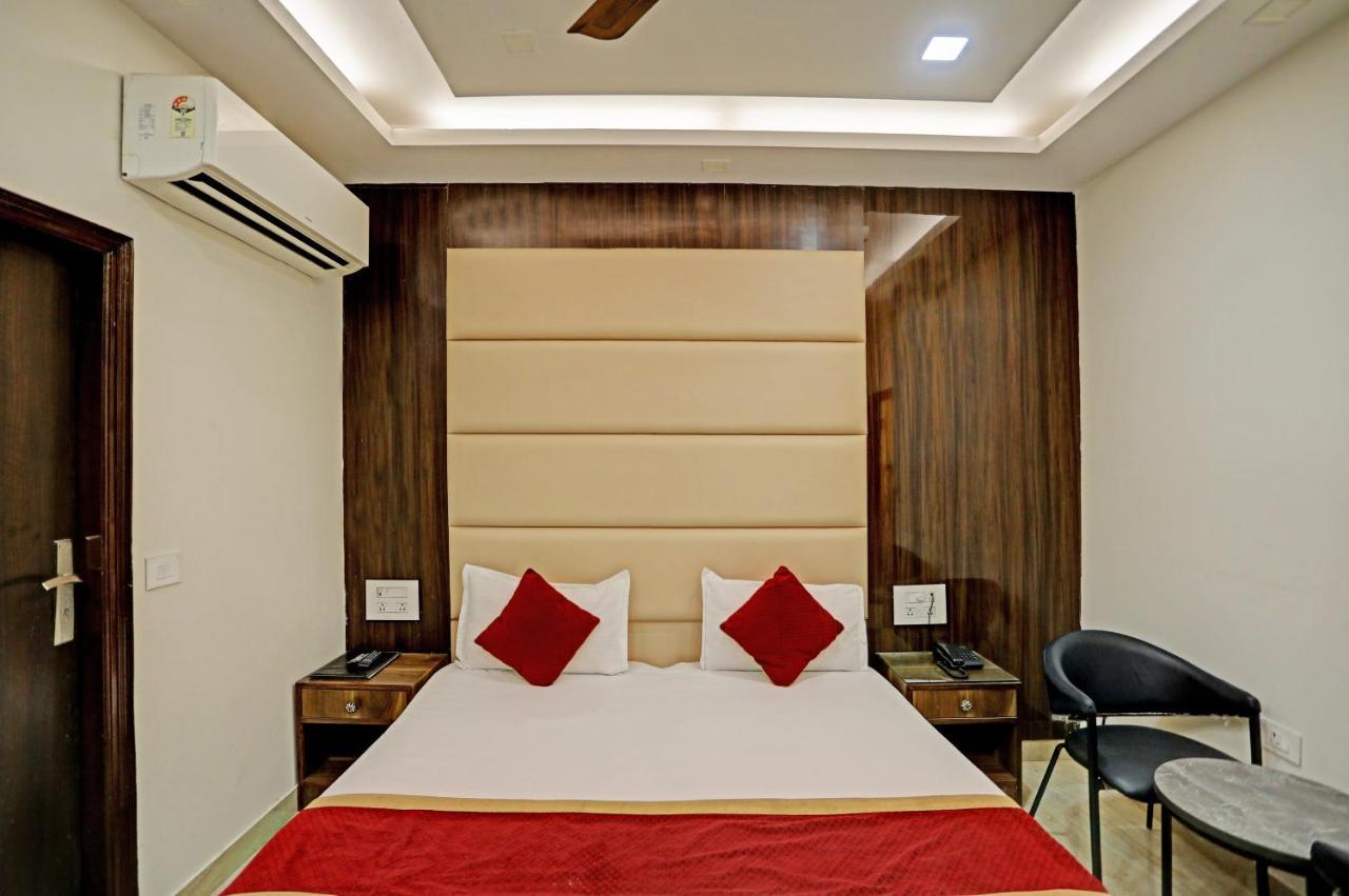 Staybook Hotel Atlanta New Delhi Train Station エクステリア 写真
