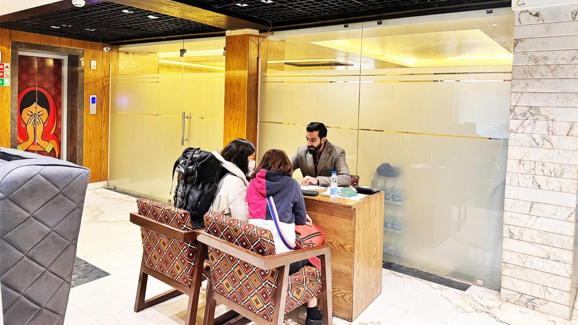 Staybook Hotel Atlanta New Delhi Train Station エクステリア 写真