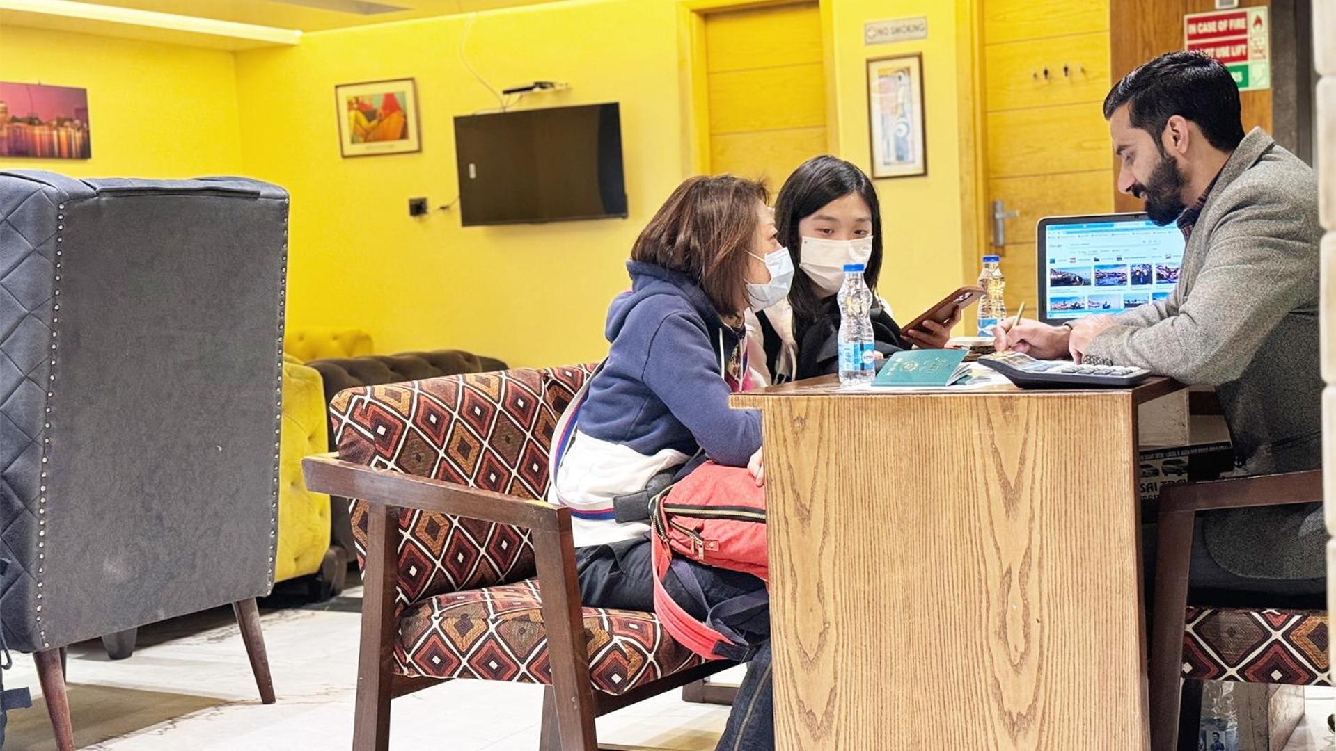 Staybook Hotel Atlanta New Delhi Train Station エクステリア 写真