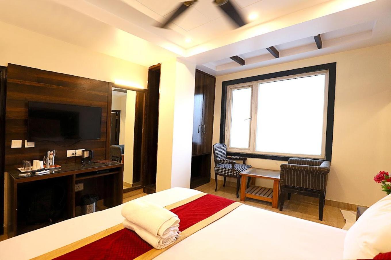 Staybook Hotel Atlanta New Delhi Train Station エクステリア 写真