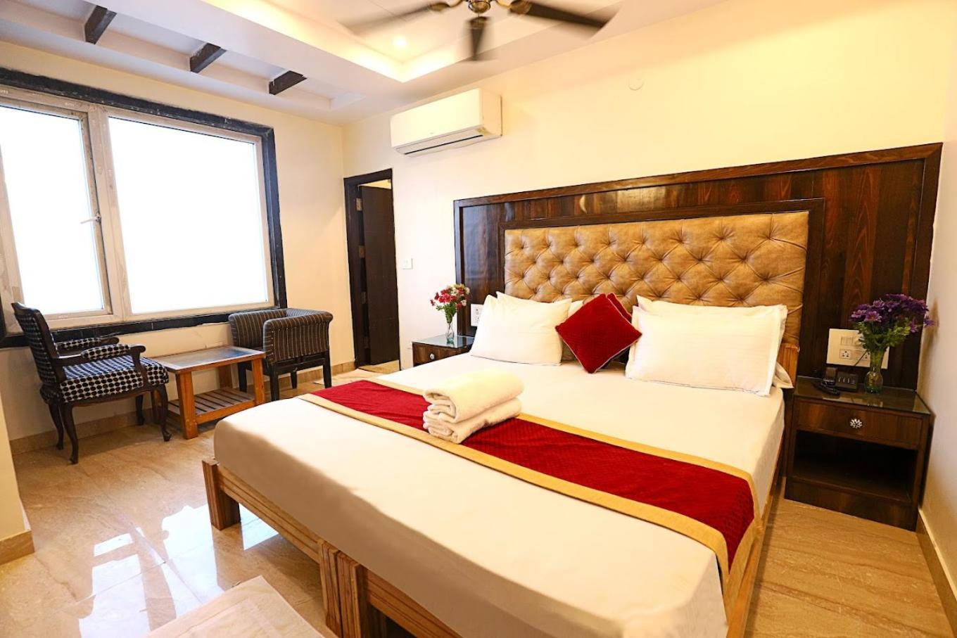 Staybook Hotel Atlanta New Delhi Train Station エクステリア 写真